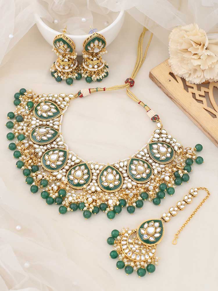 Emerald Aalaya Jewellery Set