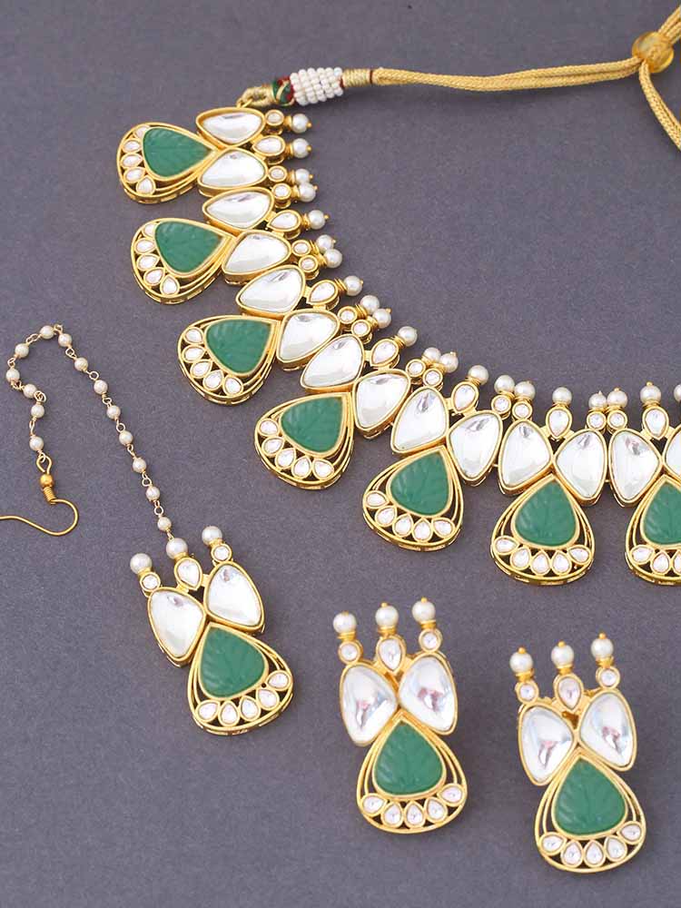 Emerald Aarlish Kundan Jewellery Set