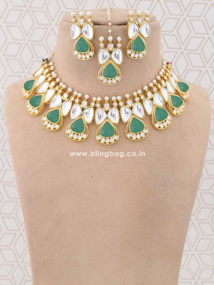 Emerald Aarlish Kundan Jewellery Set