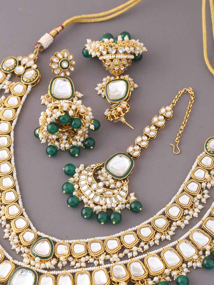 Emerald Archisha Kundan Jewellery Set