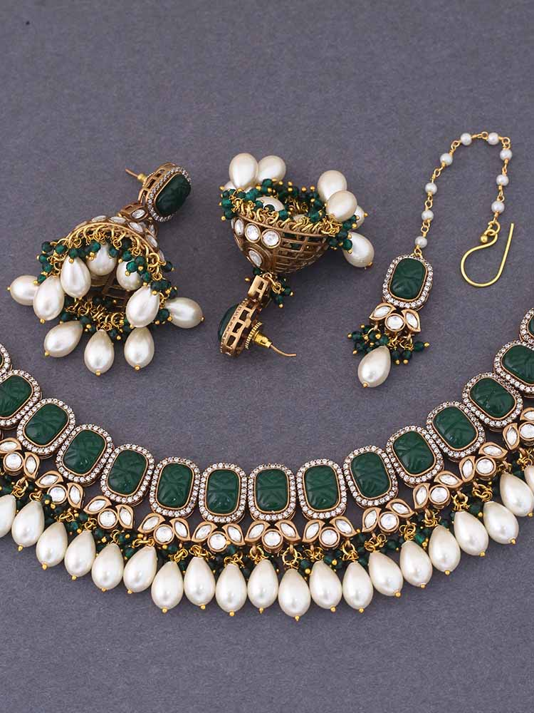 Emerald Learco Kundan Jewellery Set