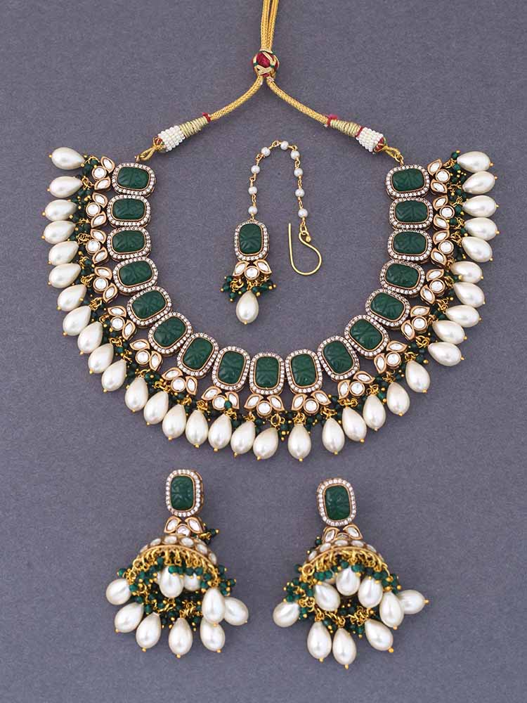 Emerald Learco Kundan Jewellery Set