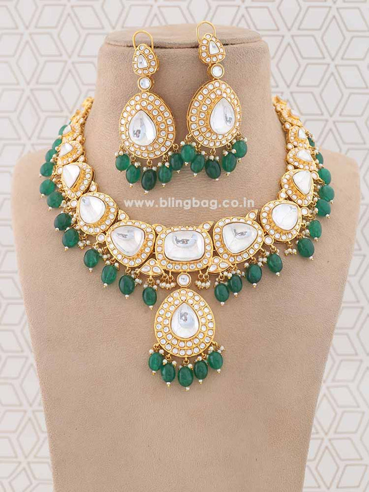 Emerald Nihira Jewellery Set