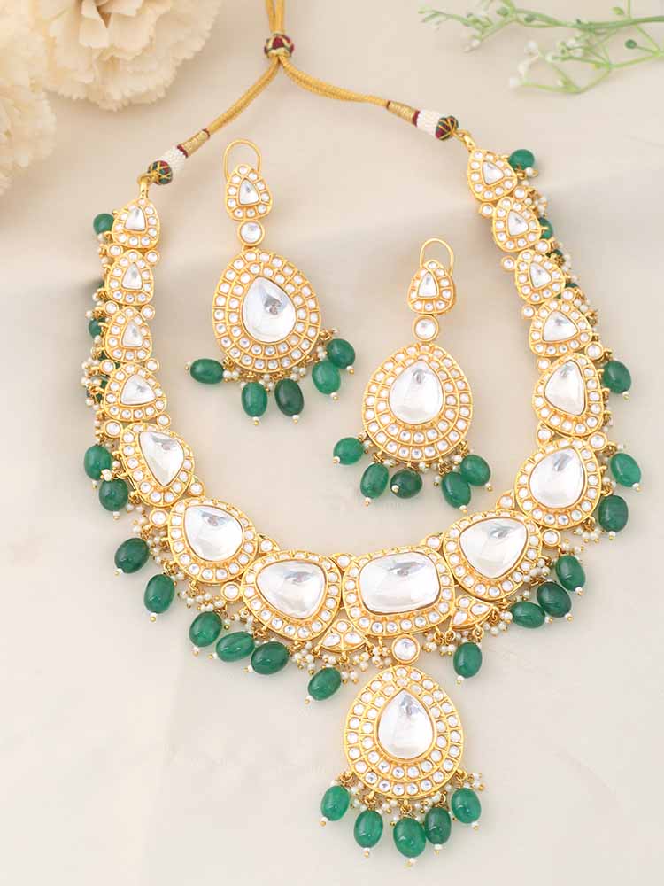 Emerald Nihira Jewellery Set