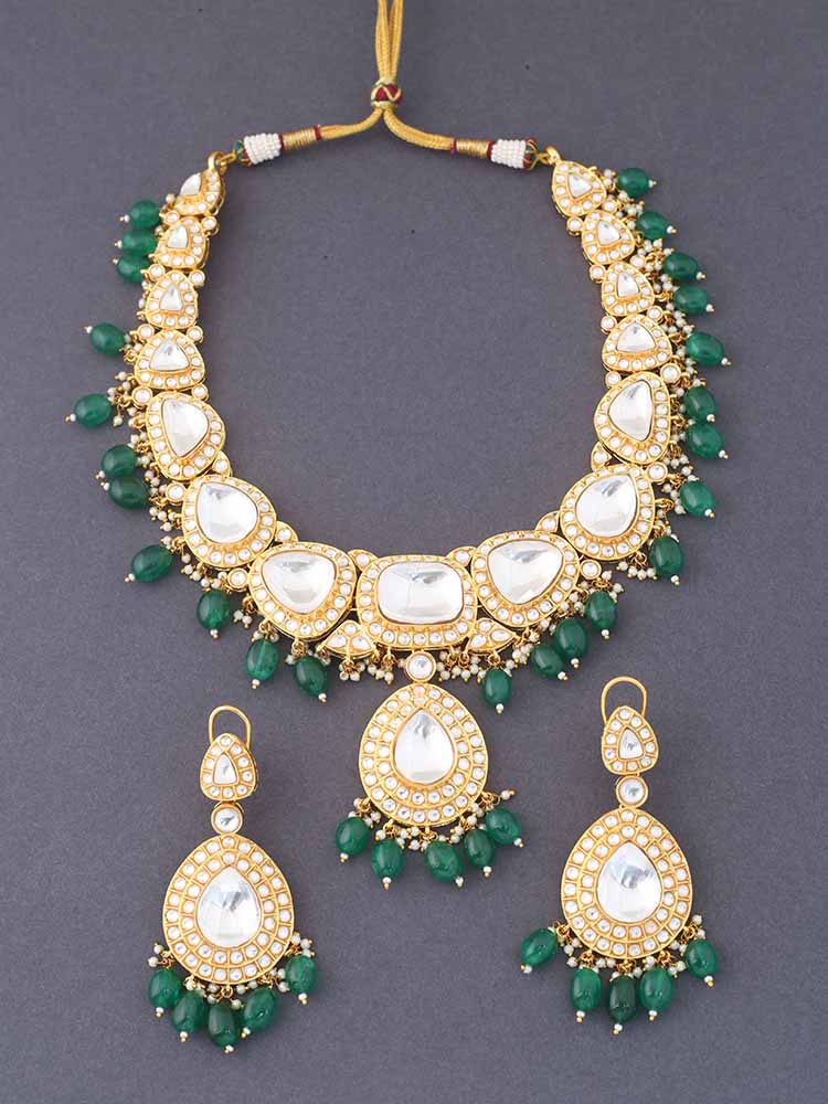 Emerald Nihira Jewellery Set
