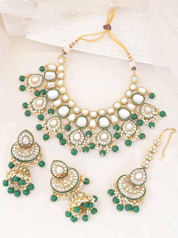 Emerald Paarul Jewellery Set