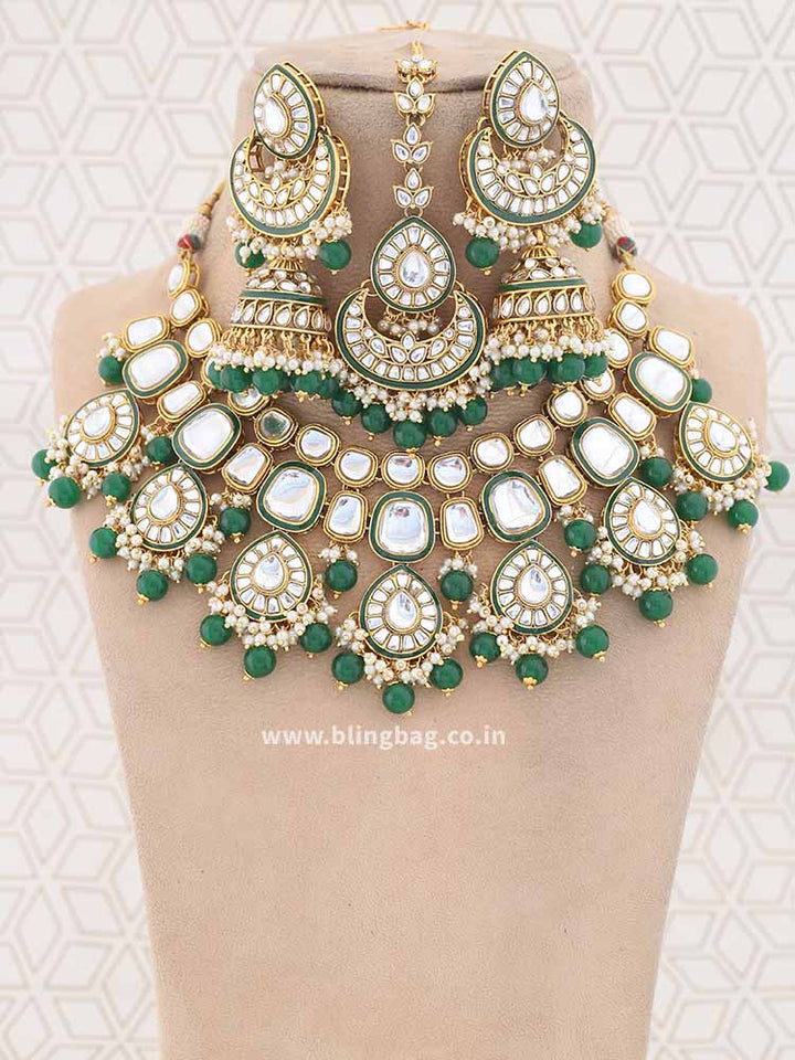 Emerald Paarul Jewellery Set