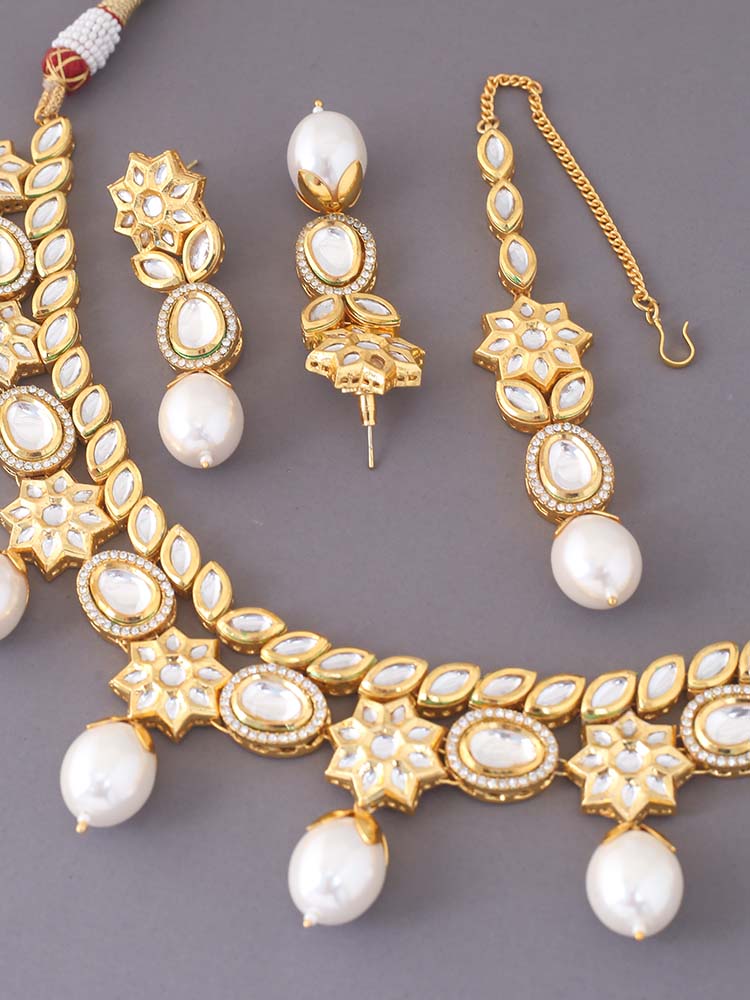 Golden Inkurali Kundan Jewellery Set