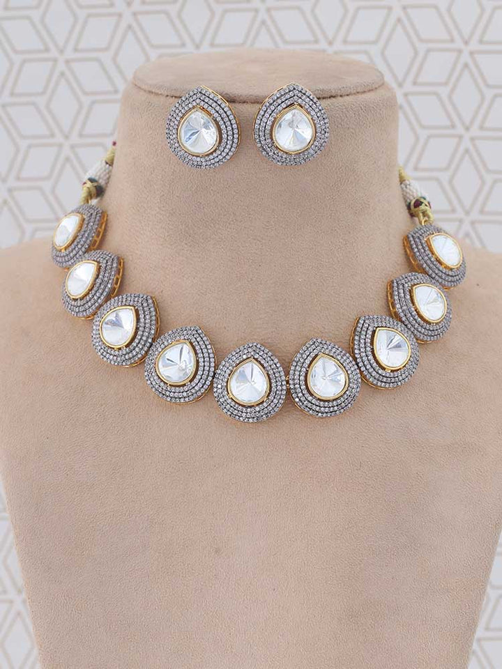 Golden Shasta Jewellery Set