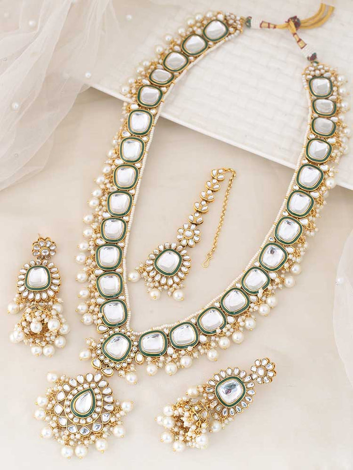 Ivory Dharuna Kundan Jewellery Set