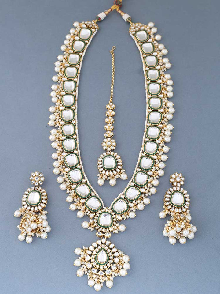 Ivory Dharuna Kundan Jewellery Set