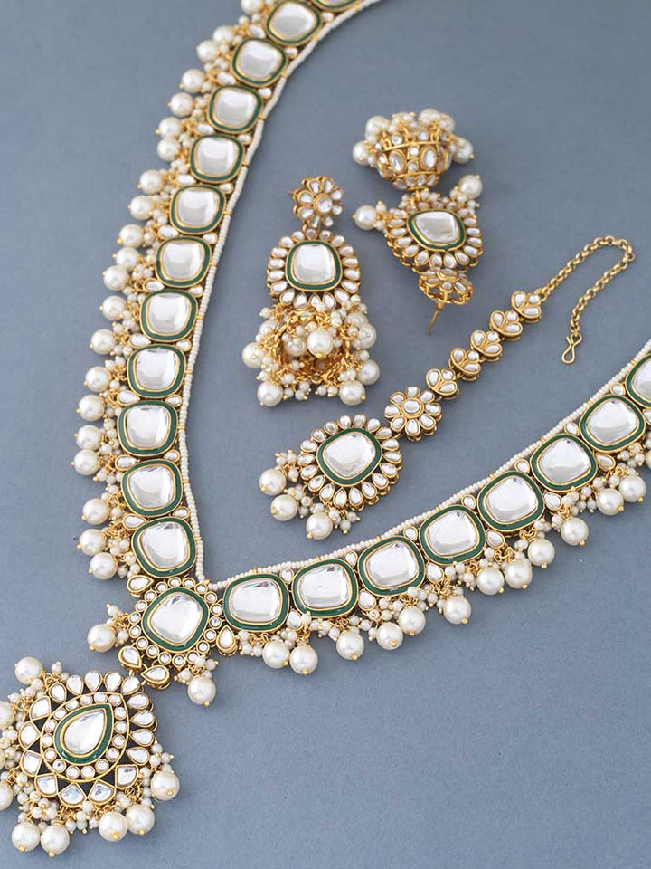 Ivory Dharuna Kundan Jewellery Set