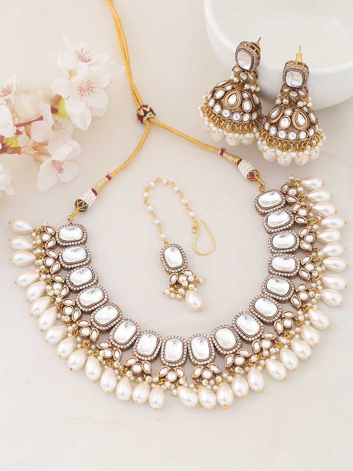 Ivory Learco Kundan Jewellery Set