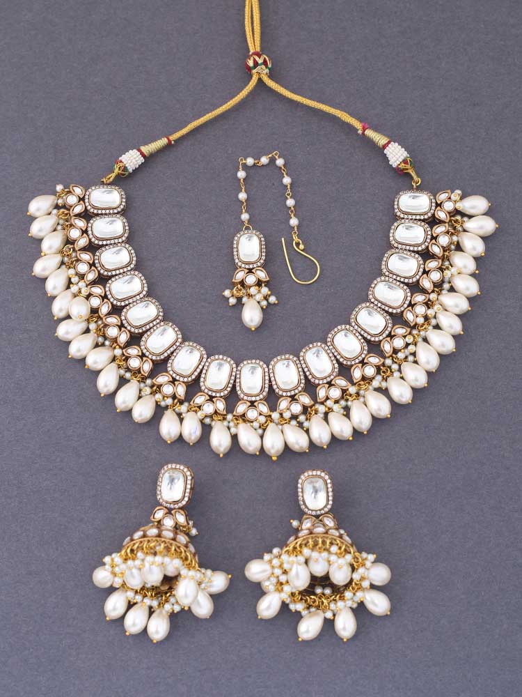 Ivory Learco Kundan Jewellery Set