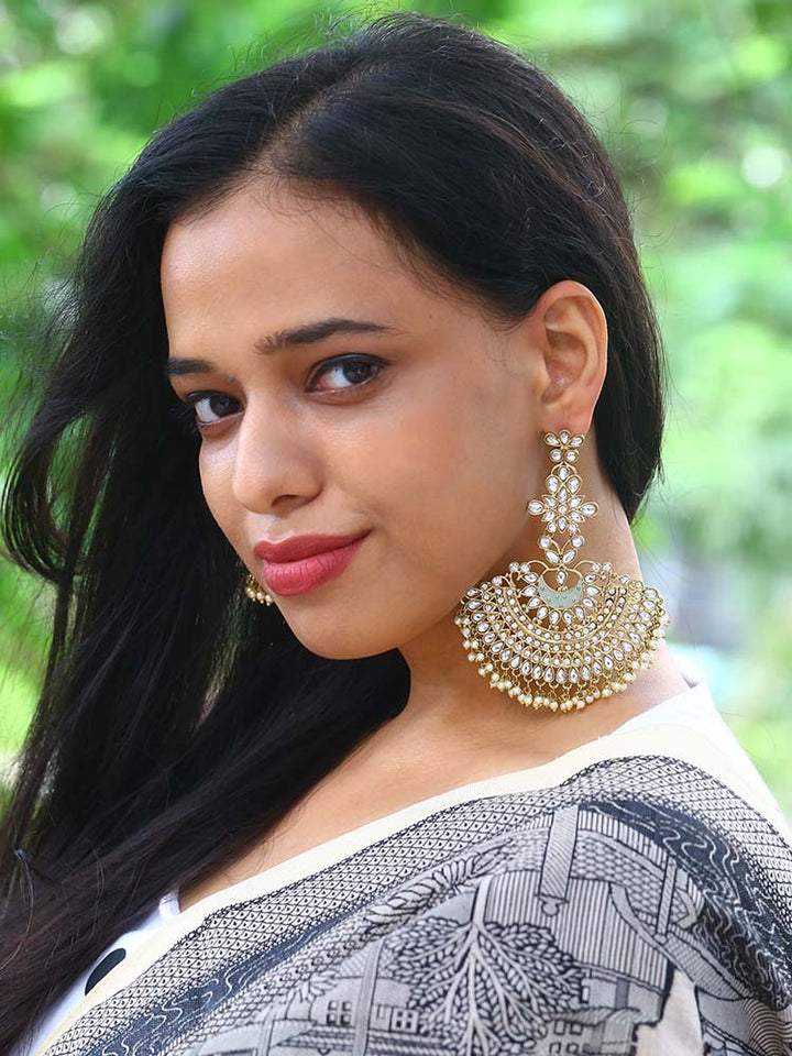 Smoke Alisa Chandbalis