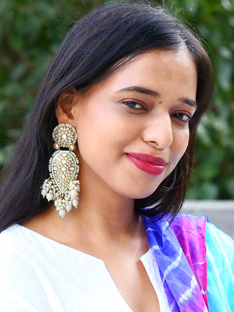 Smoke Chaitali Chandbalis